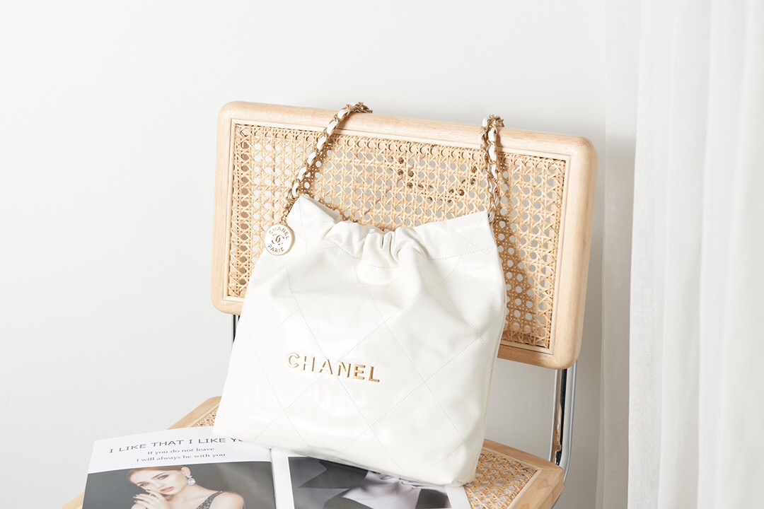 CHANEL 22 SMALL HANDBAG AS3260 white&gold Metal