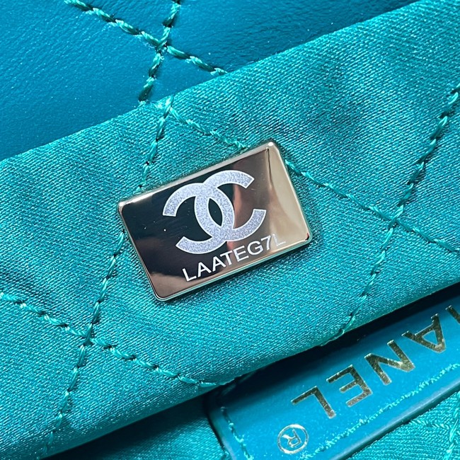 CHANEL 22 HANDBAG AS3260 green