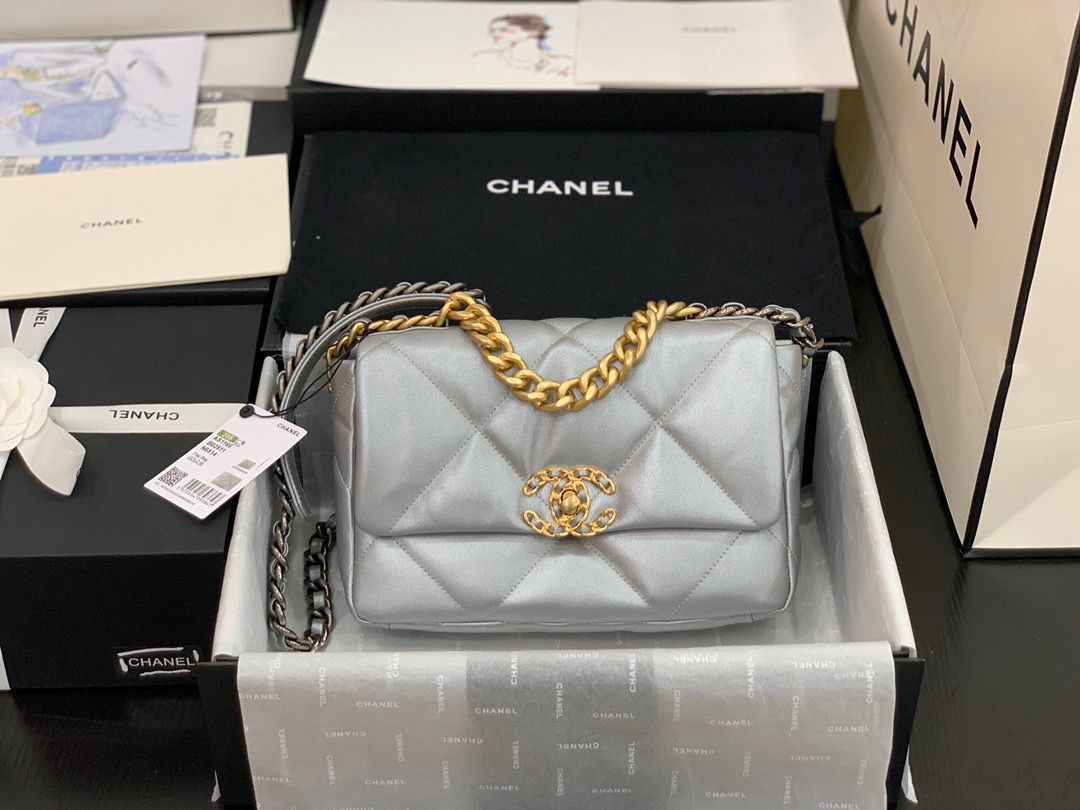 CHANEL Original Lambskin 19 Flap Bag AS1160 AS1161 Silver