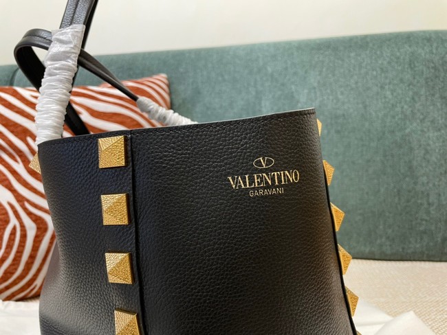 VALENTINO GARAVANI Loco Calf leather bag 0066 black