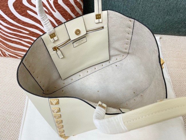 VALENTINO GARAVANI Loco Calf leather bag 0066 white