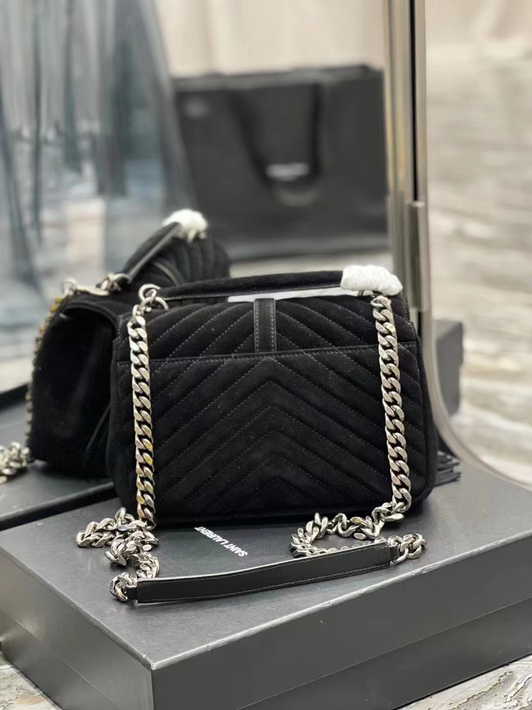 SAINT LAURENT COLLEGE MEDIUM CHAIN BAG IN LIGHT SUEDE WITH FRINGES 5317050 black