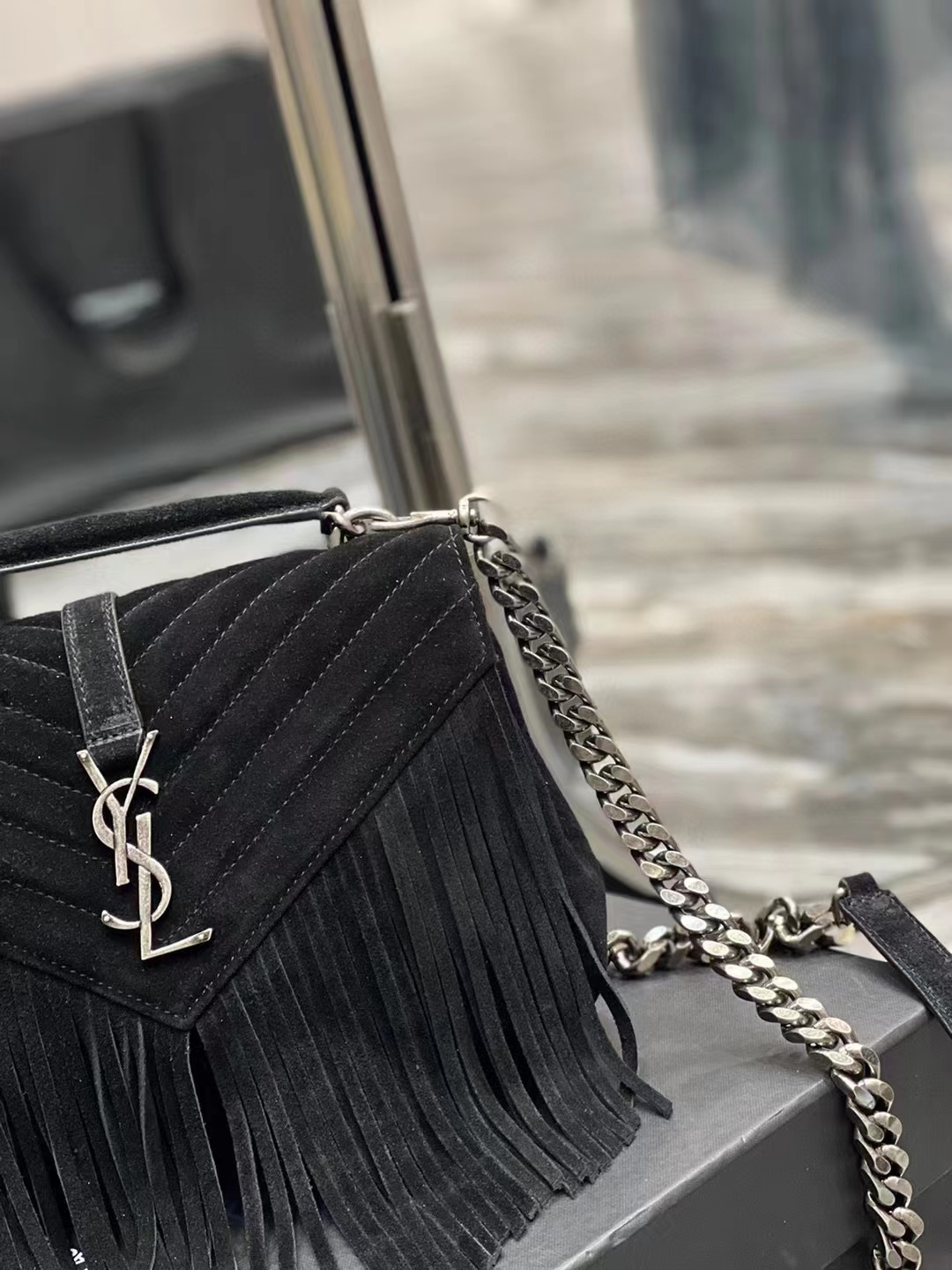 SAINT LAURENT COLLEGE MEDIUM CHAIN BAG IN LIGHT SUEDE WITH FRINGES 5317050 black