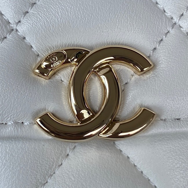 CHANEL WALLET ON CHAIN Lambskin & Gold-Tone Metal AP2844 white 