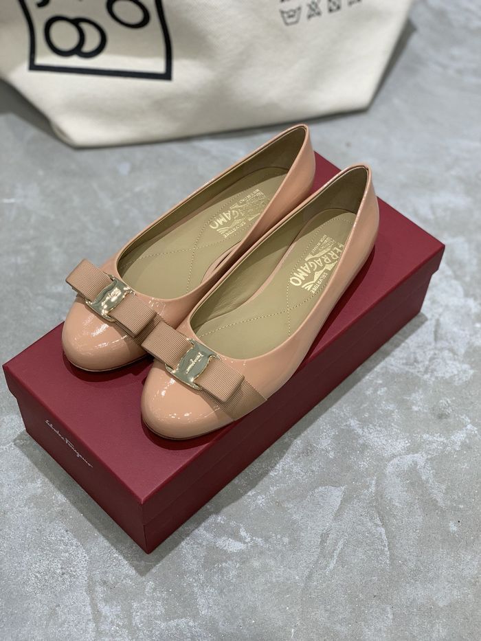 Ferragamo Shoes FMS00030