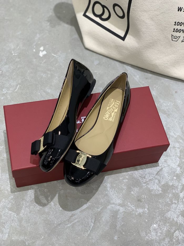 Ferragamo Shoes FMS00031