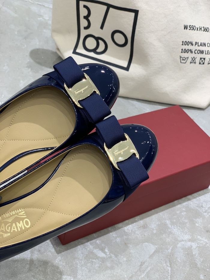 Ferragamo Shoes FMS00032