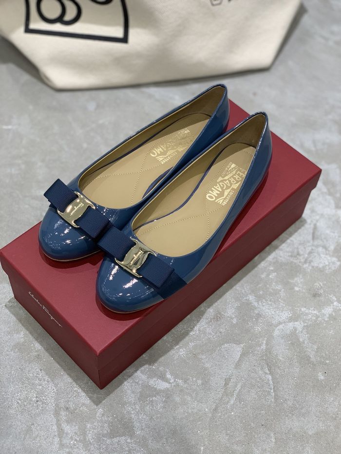 Ferragamo Shoes FMS00033