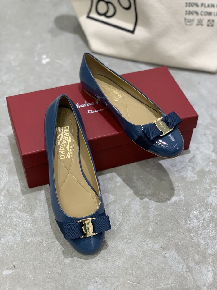 Ferragamo Shoes FMS00033