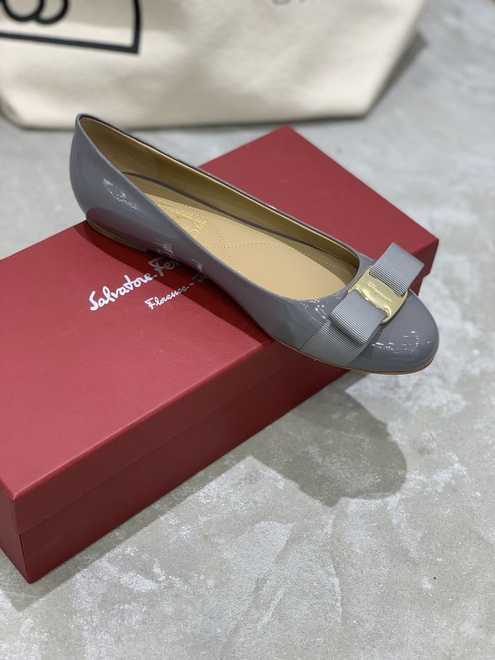 Ferragamo Shoes FMS00035