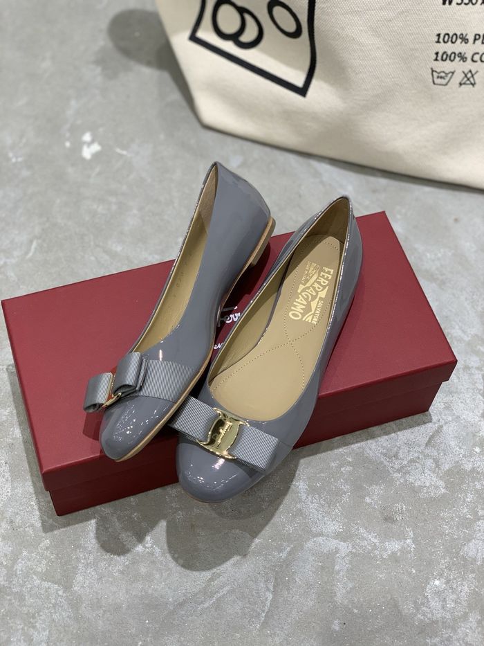 Ferragamo Shoes FMS00035