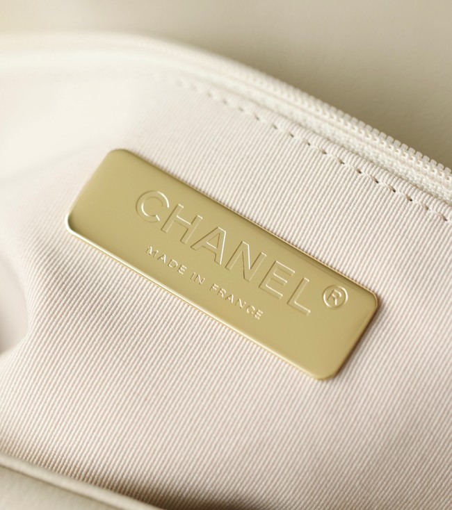 CHANEL 19 HANDBAG AS1160 AS1161 cream