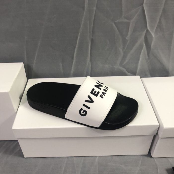 Givenchy Couple Shoes GHS00003