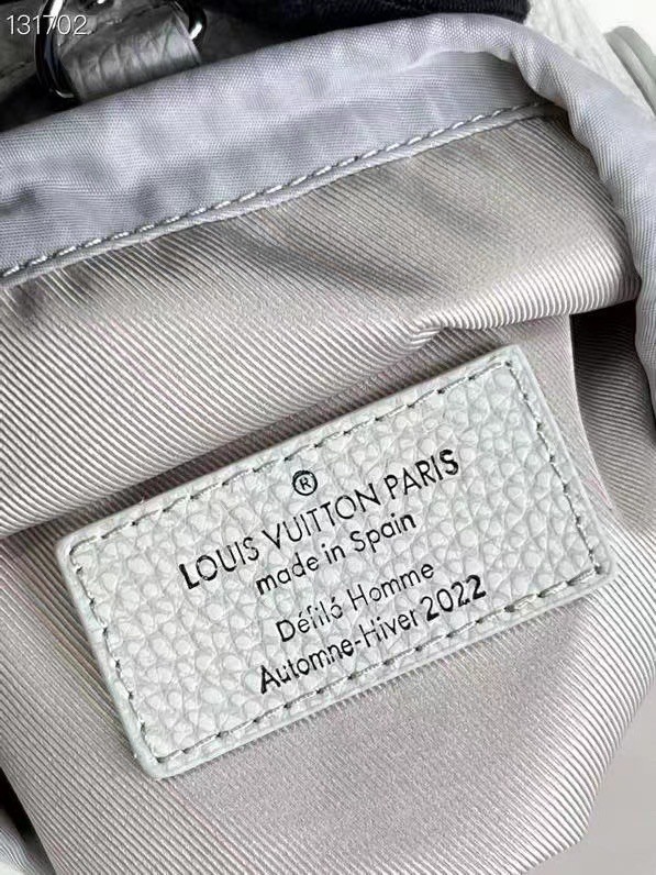 Louis Vuitton CHALK POUCH M81572 Beige