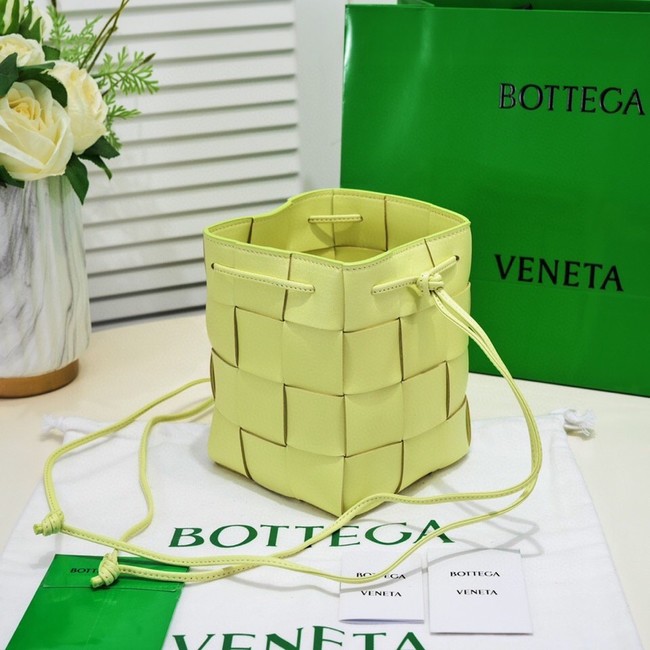 Bottega Veneta Small Cassette Bucket Bag 680218 Glittering green