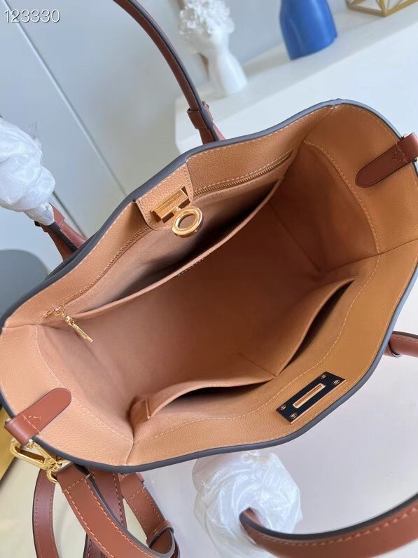 Louis Vuitton ON MY SIDE MM M53823 apricot