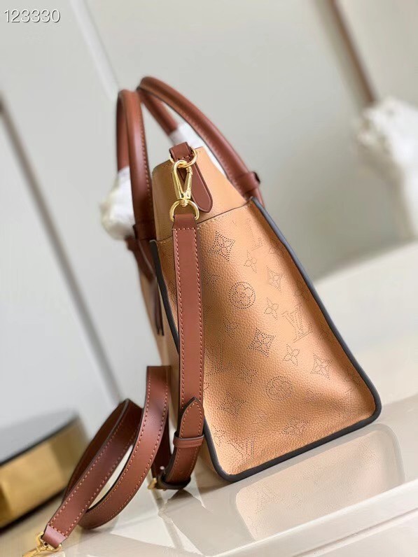 Louis Vuitton ON MY SIDE MM M53823 apricot