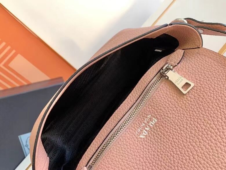 Prada Leather bag with shoulder strap 1DB443 pink