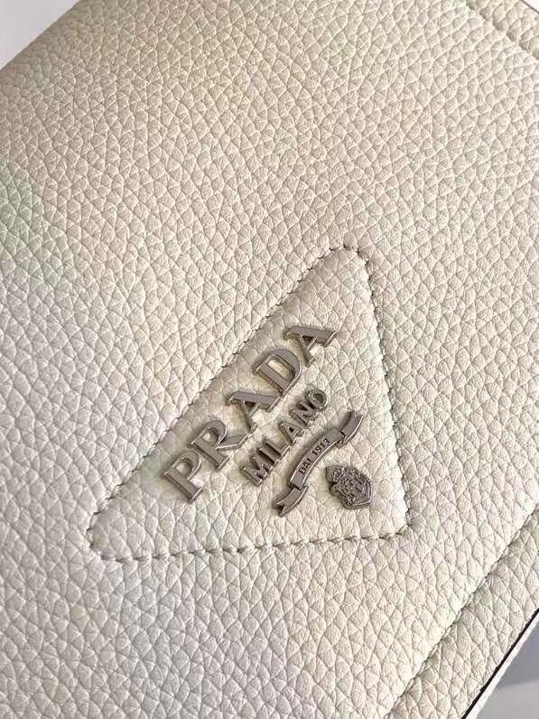 Prada Leather bag with shoulder strap 1DB443 white