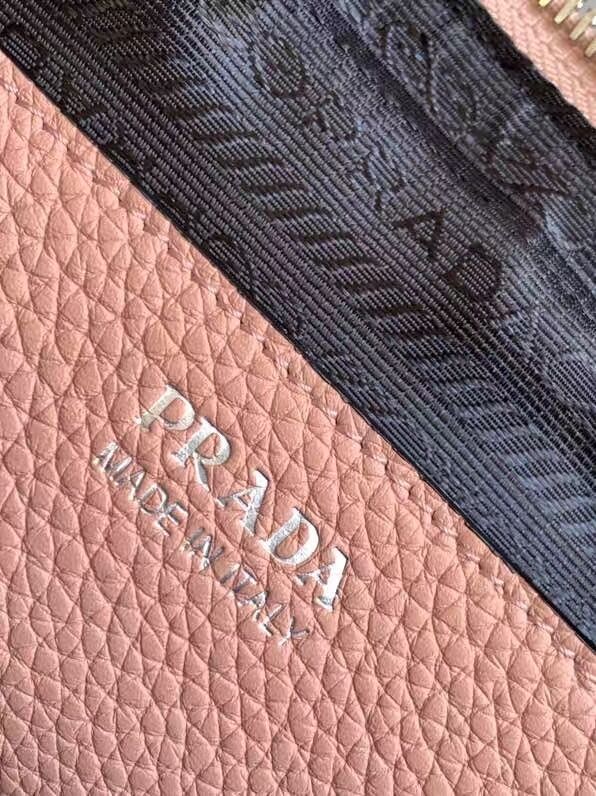 Prada Leather bag with shoulder strap 1DB820 pink