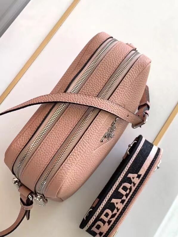 Prada Leather bag with shoulder strap 1DB820 pink