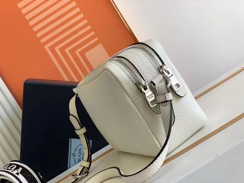 Prada Leather bag with shoulder strap 1DB820 white