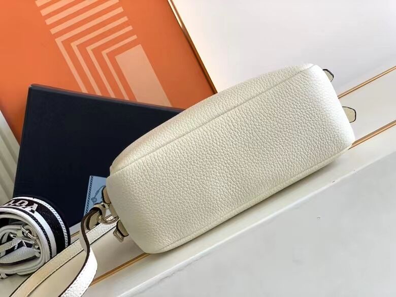 Prada Leather bag with shoulder strap 1DB820 white