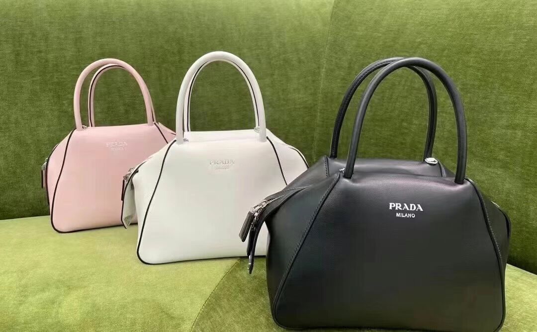 Prada Small leather Supernova handbag 1BA366 caramel