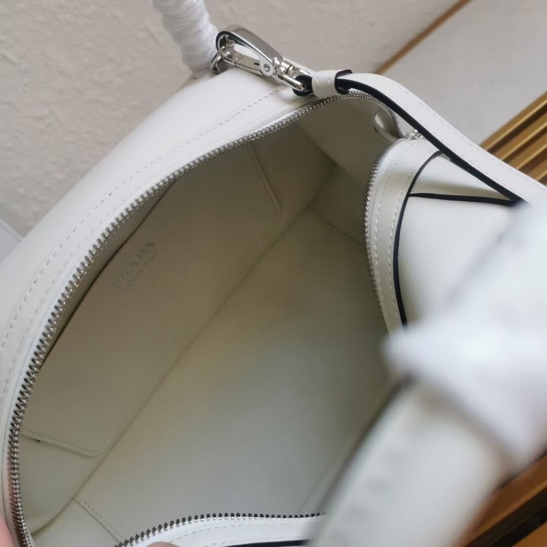 Prada leather tote bag 1BD665 white