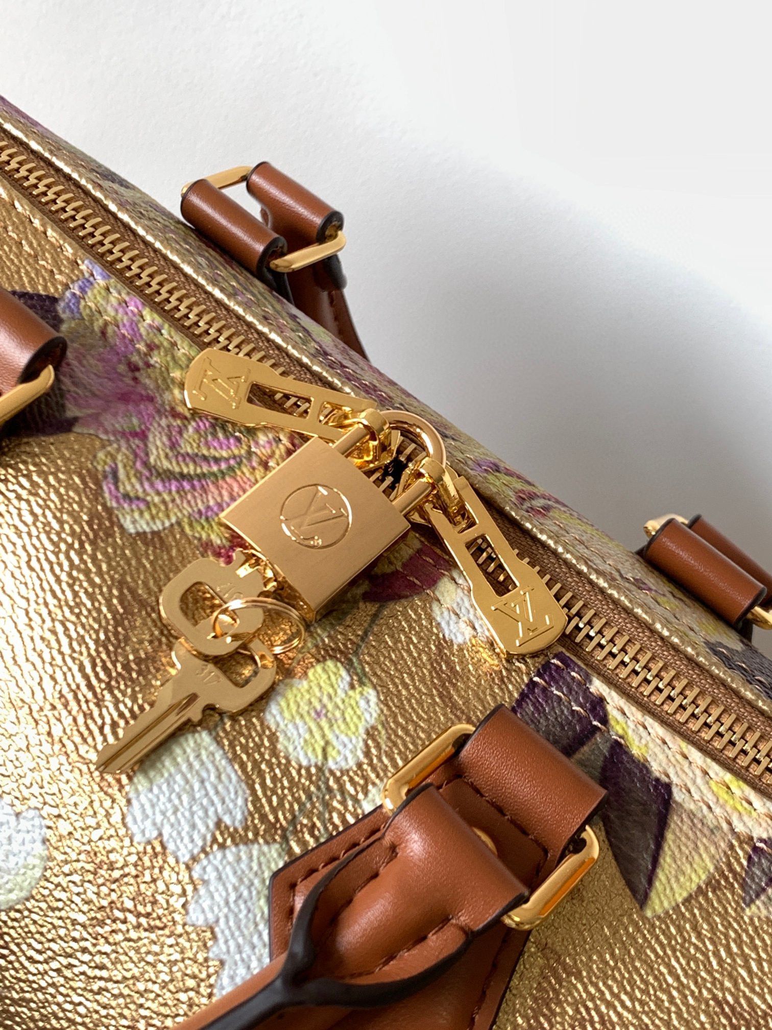 Louis Vuitton Monogram Empreinte Speedy 25 Original Leather Bag MM M21317 Gold Flower