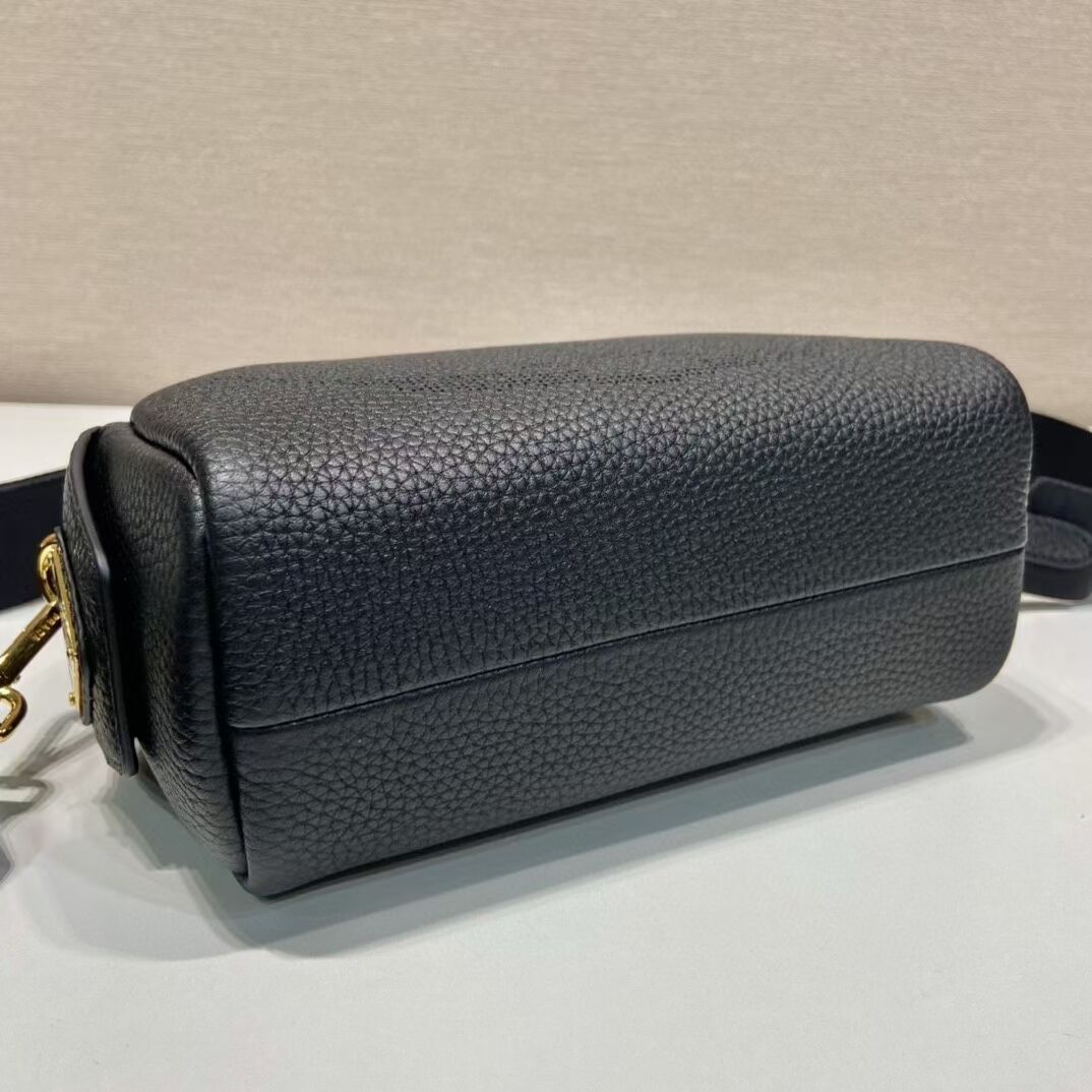 Prada Leather bag with shoulder strap 1DH781 black