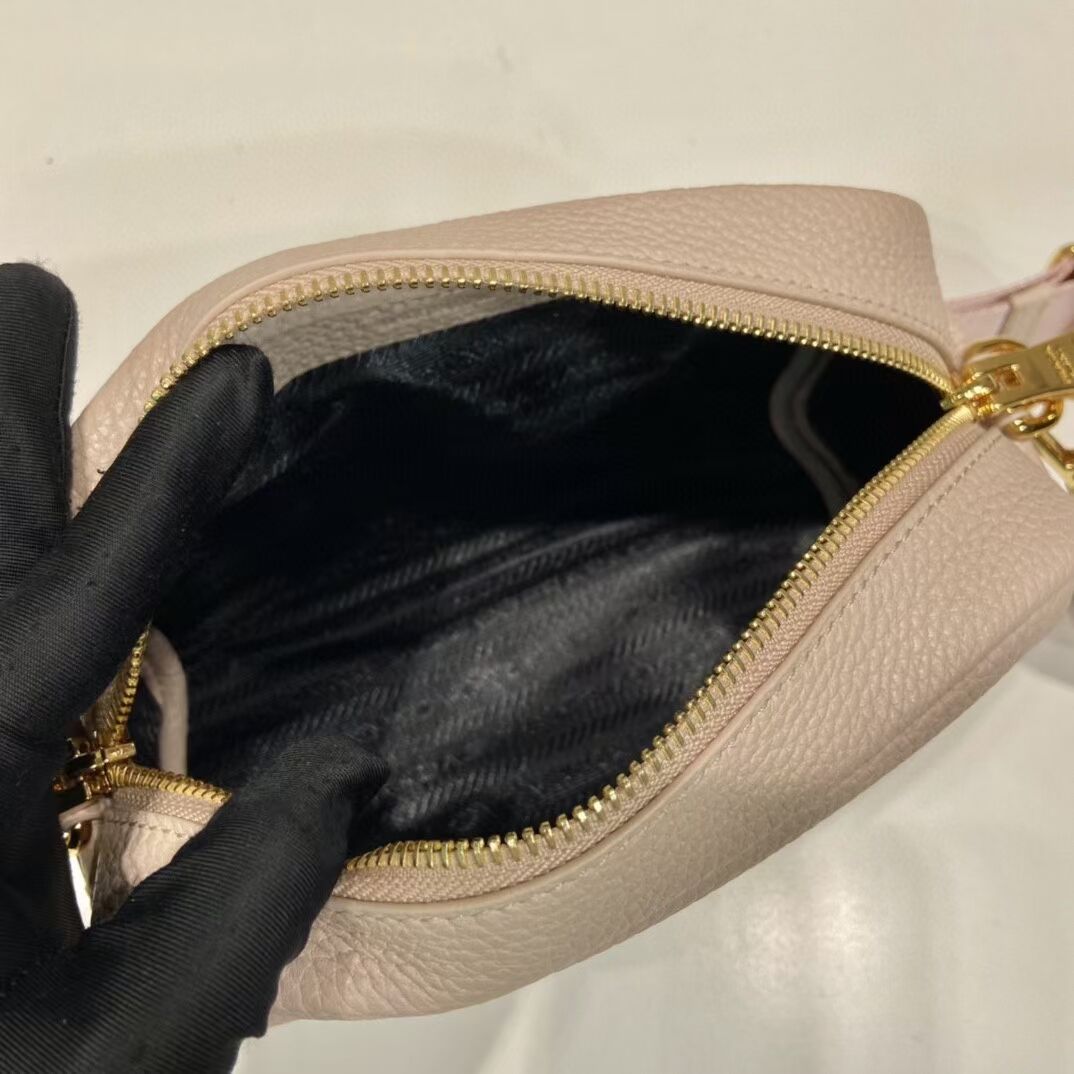 Prada Leather bag with shoulder strap 1DH781 light pink