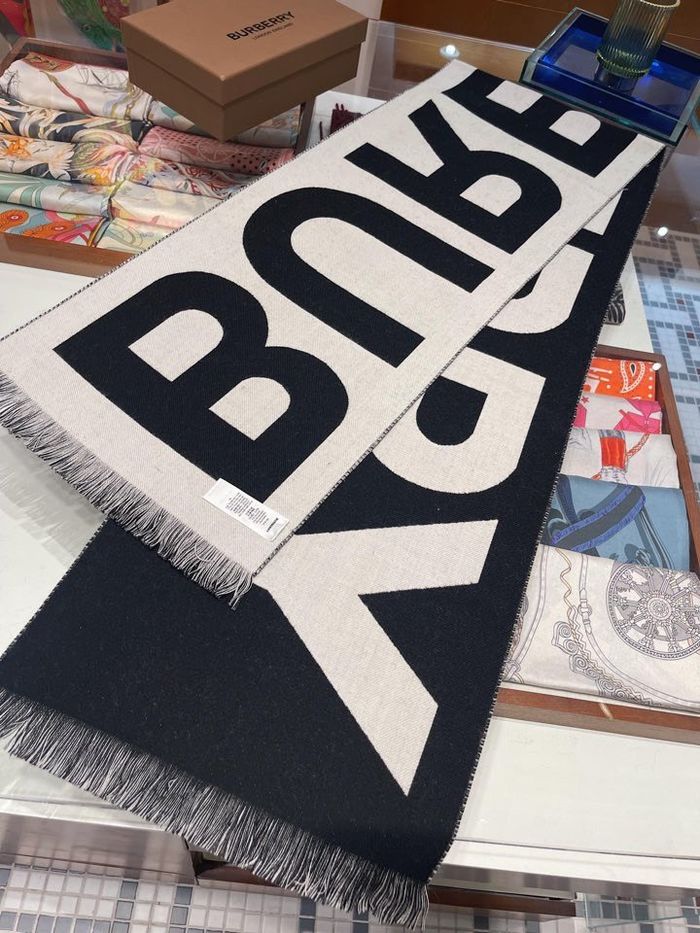 Burberry Scarf BBC00025