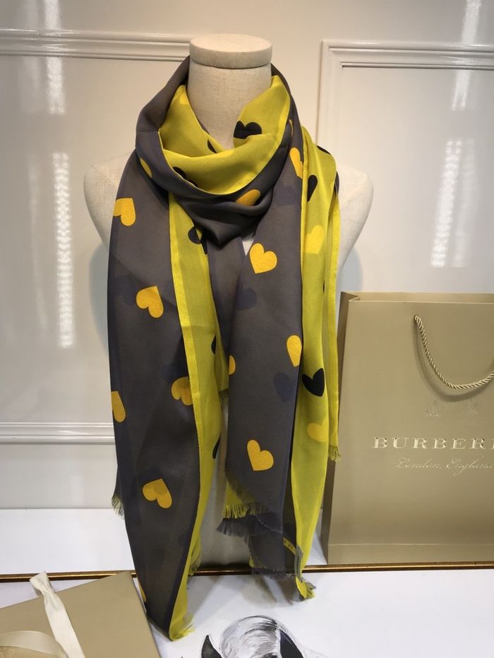 Burberry Scarf BBC00035