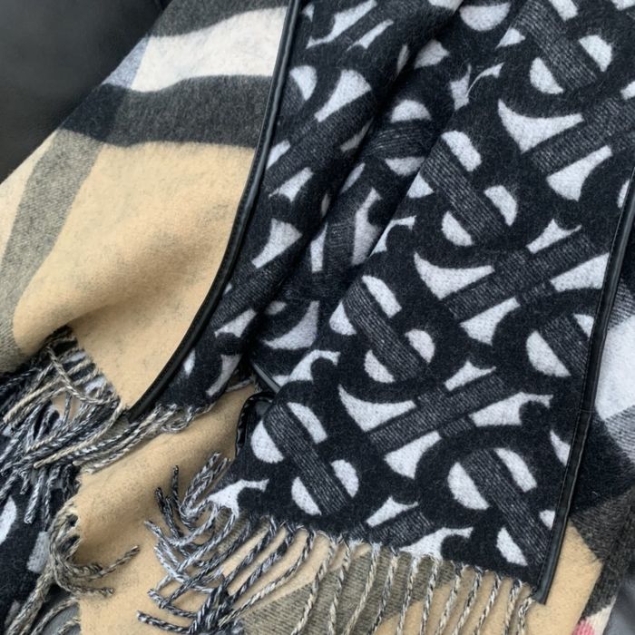 Burberry Scarf BBC00115