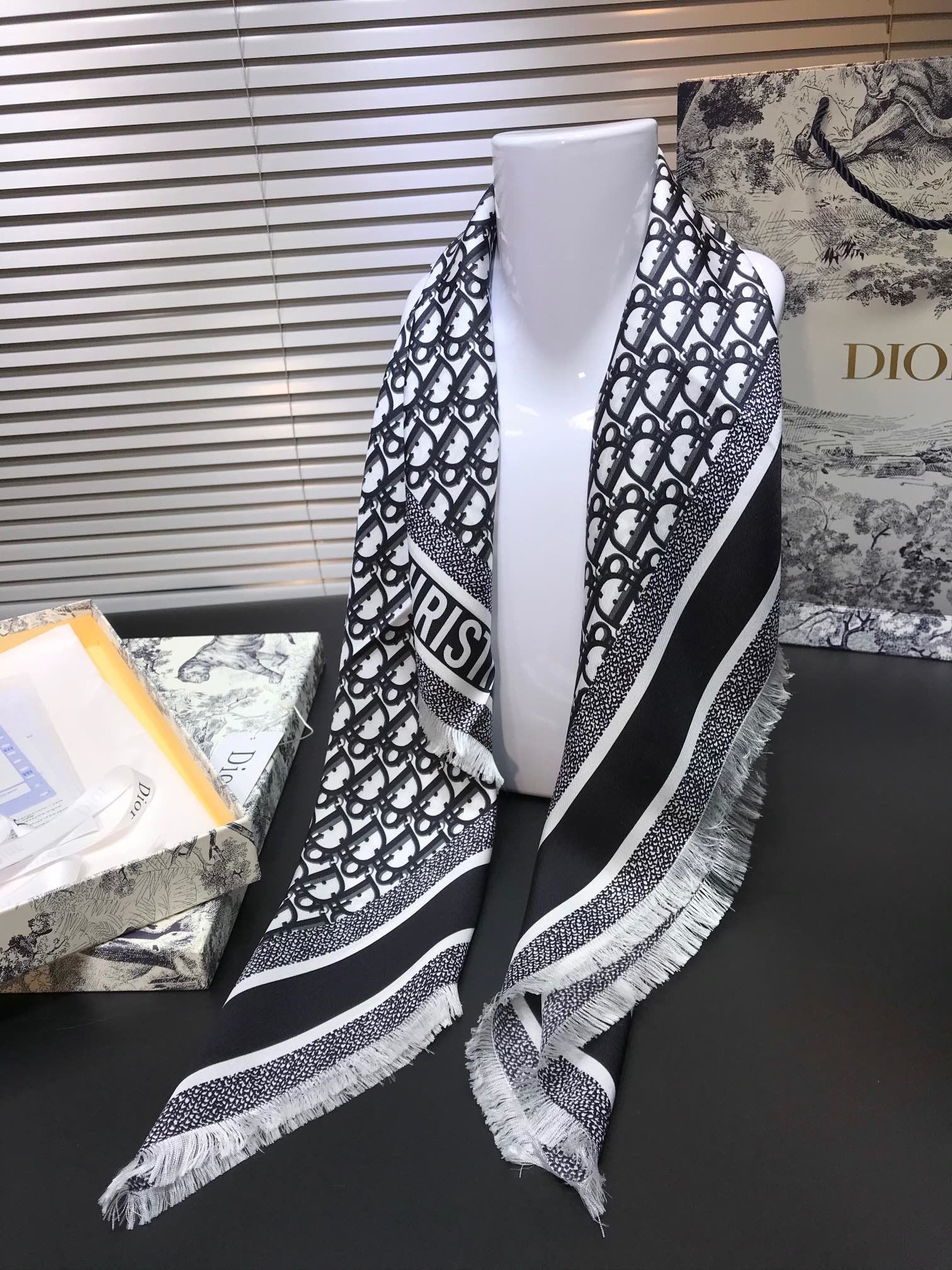 Dior Scarf DIC00052