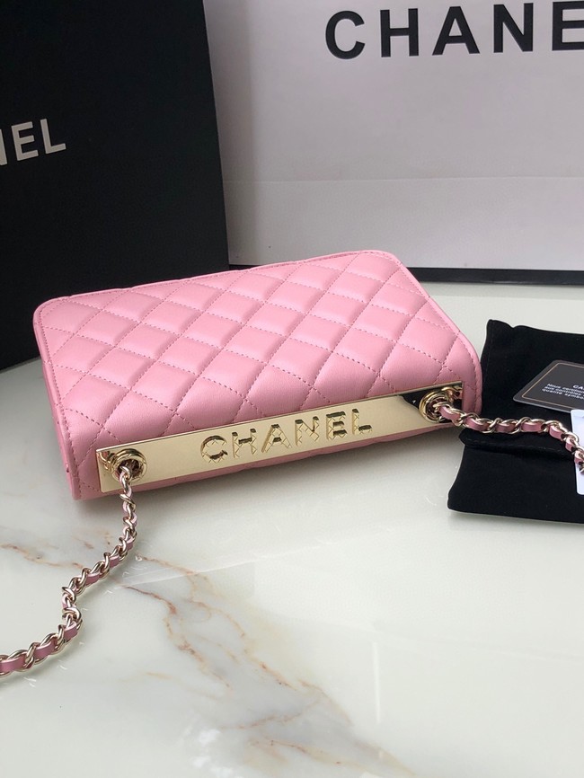 CHANEL WALLET ON CHAIN Lambskin & light Gold-Tone Metal 80892 pink