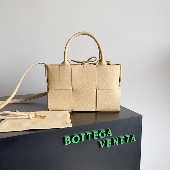 Bottega Veneta ARCO TOTE Small intrecciato grained leather tote bag 709337 Porridge