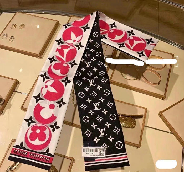 Louis Vuitton Scarf LVC00010