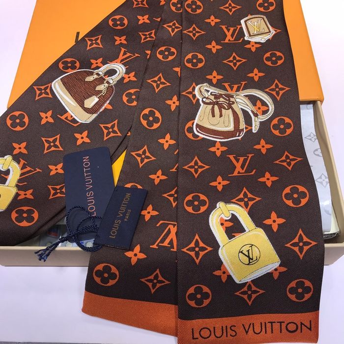 Louis Vuitton Scarf LVC00018