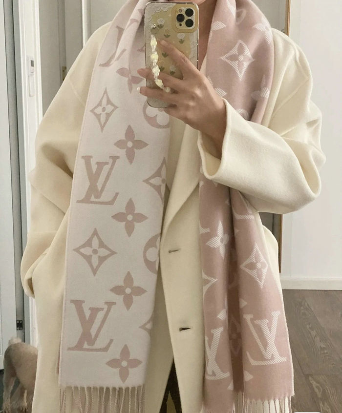 Louis Vuitton Scarf LVC00024