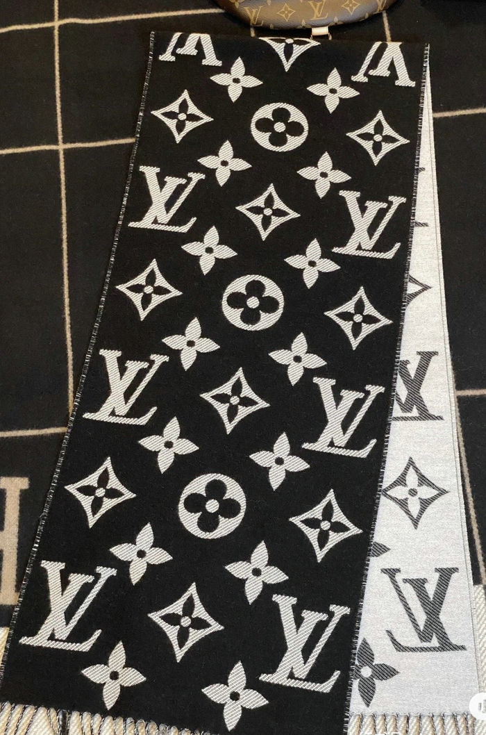 Louis Vuitton Scarf LVC00025