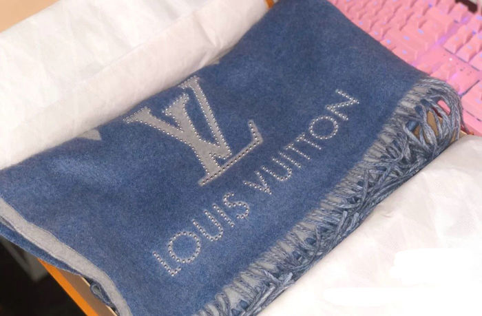 Louis Vuitton Scarf LVC00042