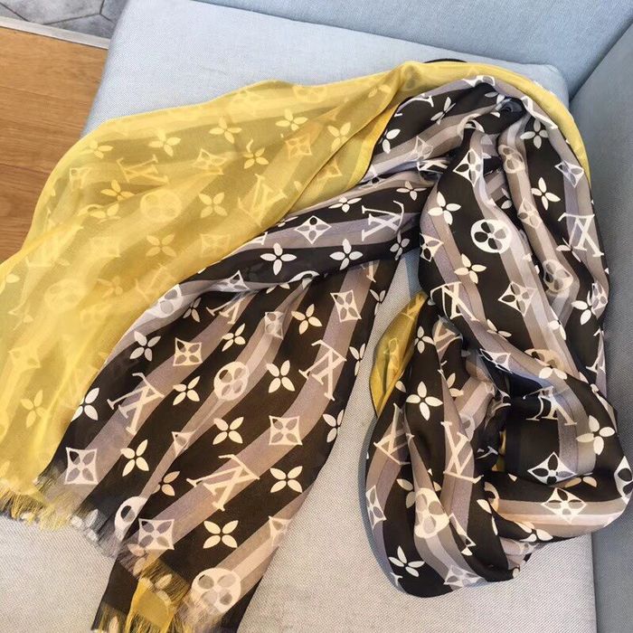 Louis Vuitton Scarf LVC00074