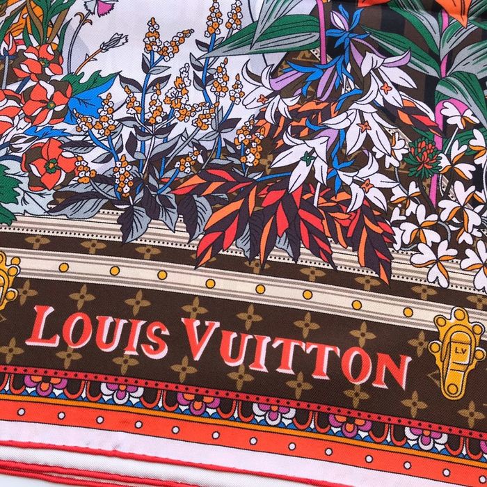 Louis Vuitton Scarf LVC00137