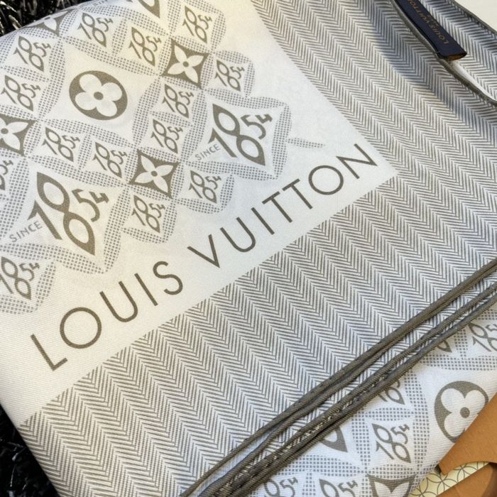 Louis Vuitton Scarf LVC00156