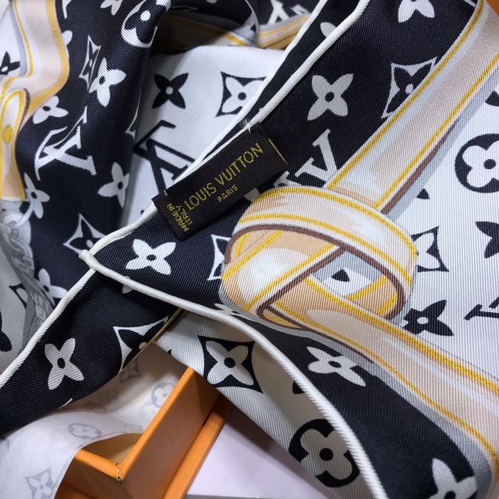 Louis Vuitton Scarf LVC00168
