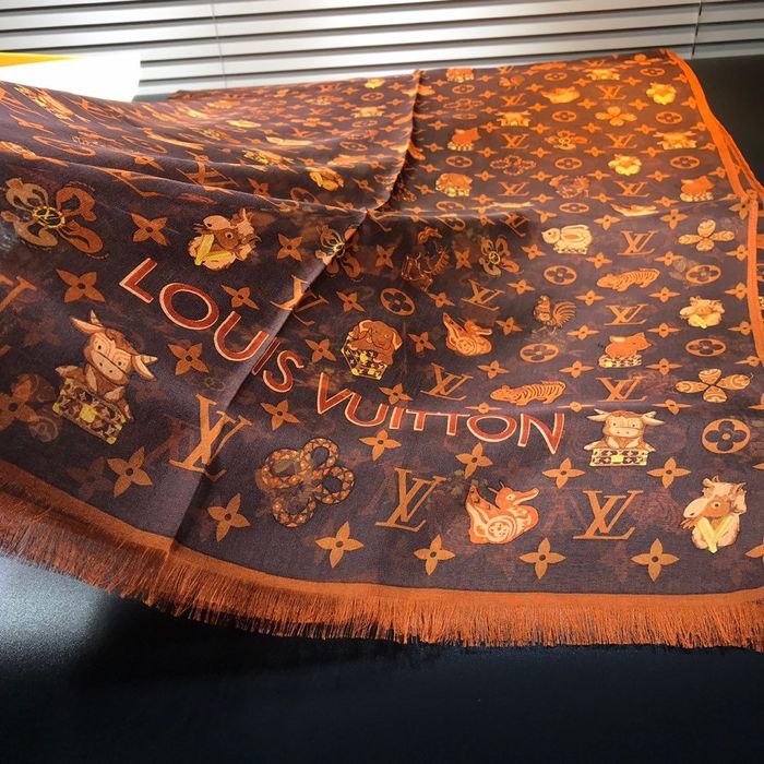 Louis Vuitton Scarf LVC00172