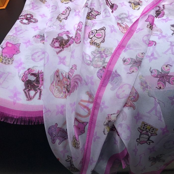 Louis Vuitton Scarf LVC00173