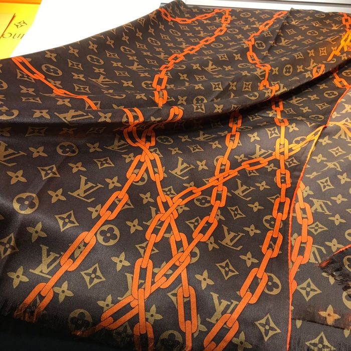 Louis Vuitton Scarf LVC00189